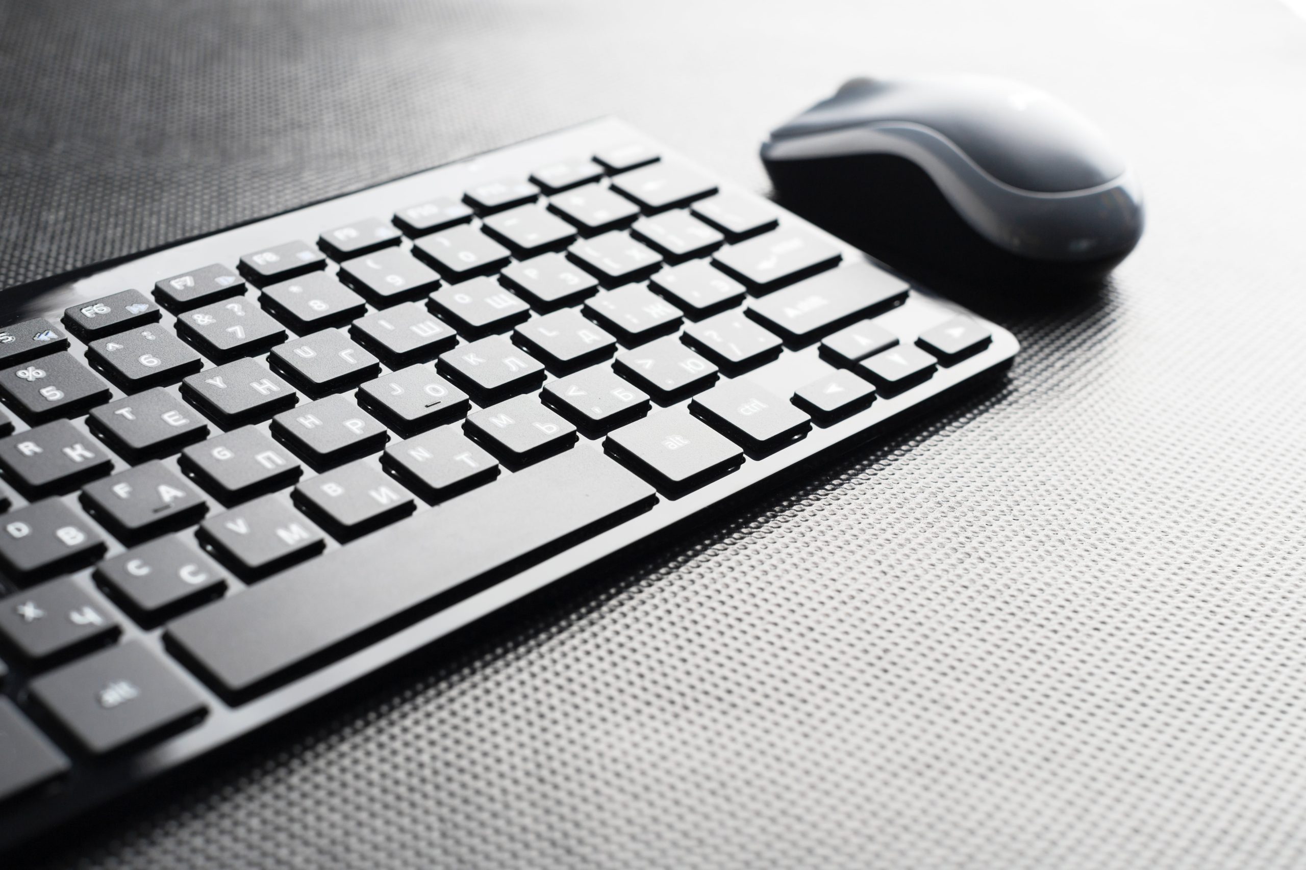 keyboard mouse table min scaled